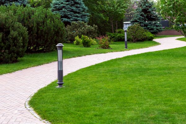 Backyard Sidewalk Installation in Kent